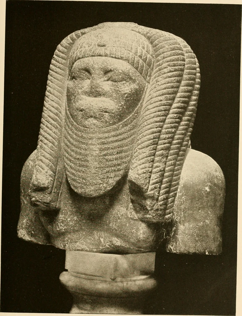 An illustration from Die Plastik der Ägypter, 1922, leaf 128