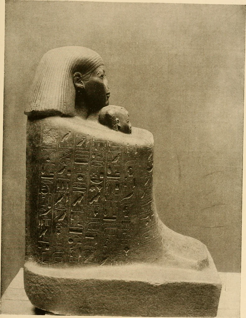 An illustration from Die Plastik der Ägypter, 1922, leaf 130