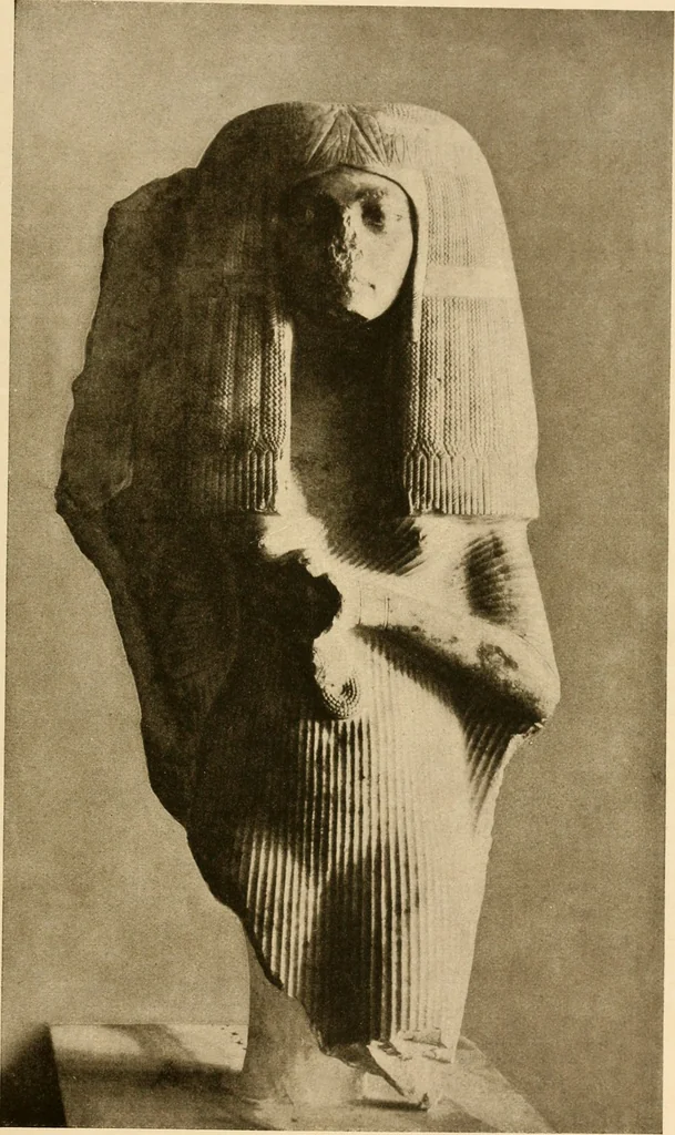 An illustration from Die Plastik der Ägypter, 1922, leaf 134