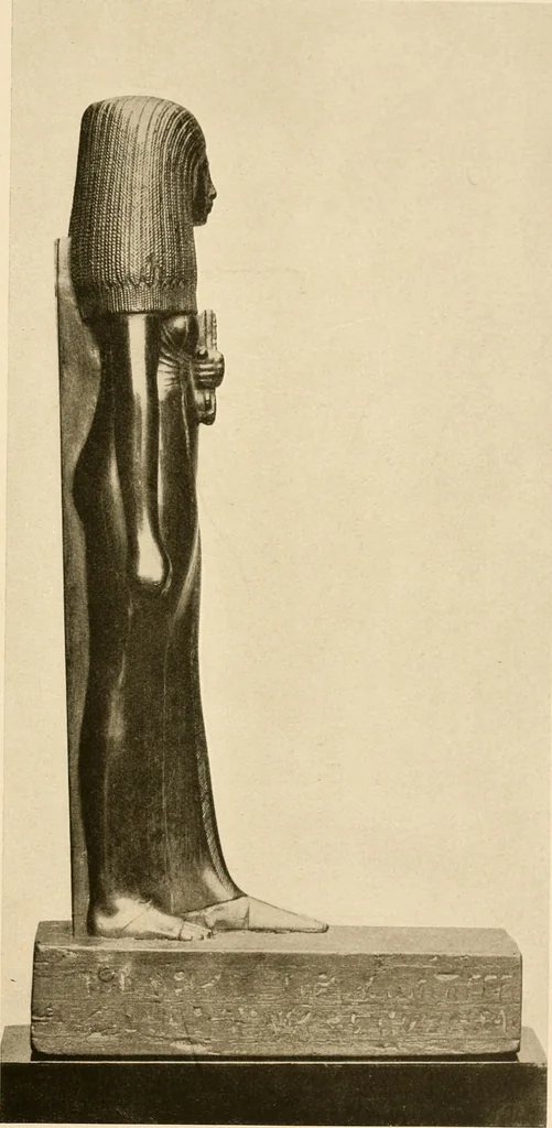 An illustration from Die Plastik der Ägypter, 1922, leaf 140