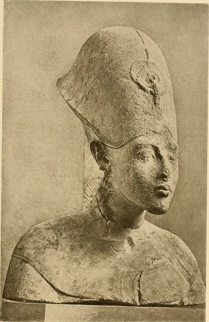 An illustration from Die Plastik der Ägypter, 1922, leaf 154