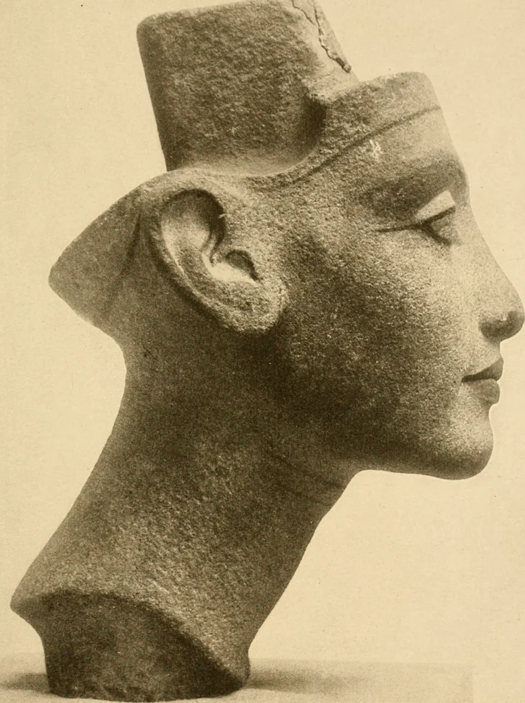 An illustration from Die Plastik der Ägypter, 1922, leaf 158