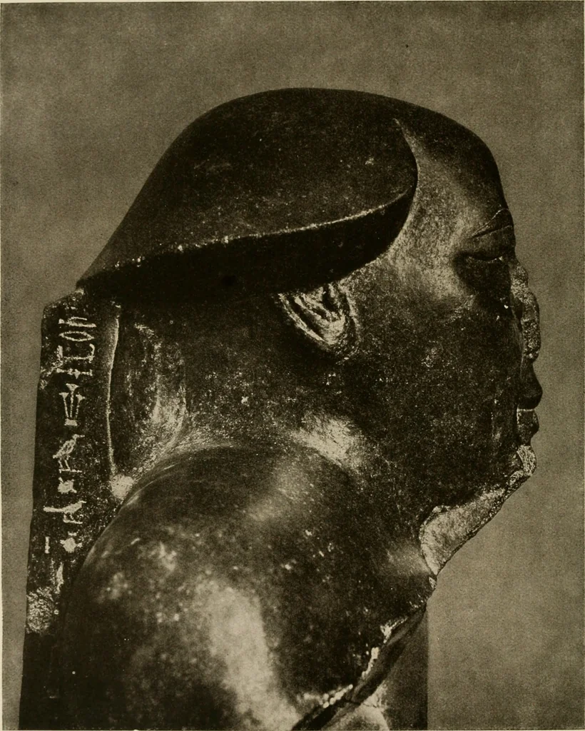 An illustration from Die Plastik der Ägypter, 1922, leaf 171