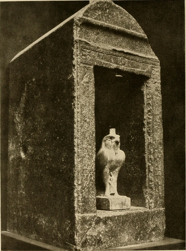 An illustration from Die Plastik der Ägypter, 1922, leaf 177