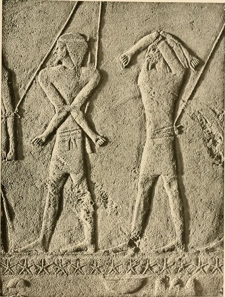 An illustration from Die Plastik der Ägypter, 1922, leaf 192