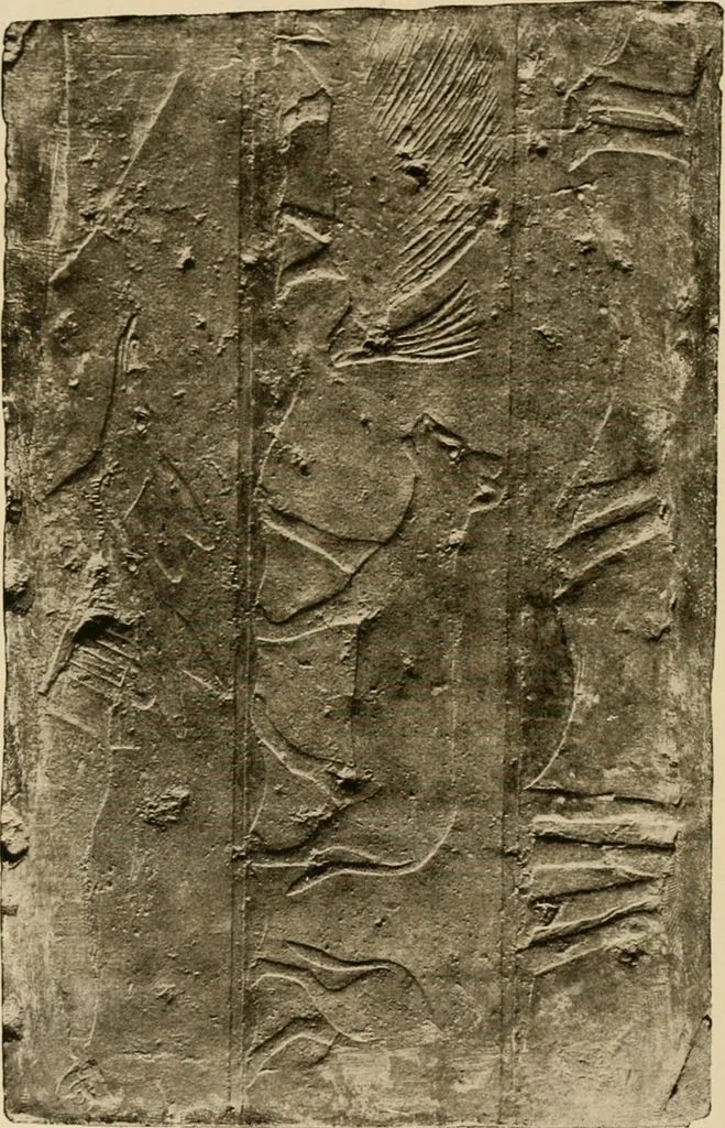 An illustration from Die Plastik der Ägypter, 1922, leaf 197
