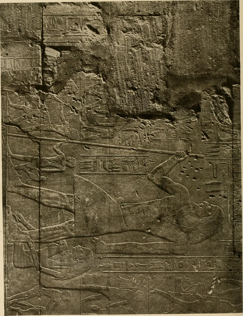 An illustration from Die Plastik der Ägypter, 1922, leaf 201