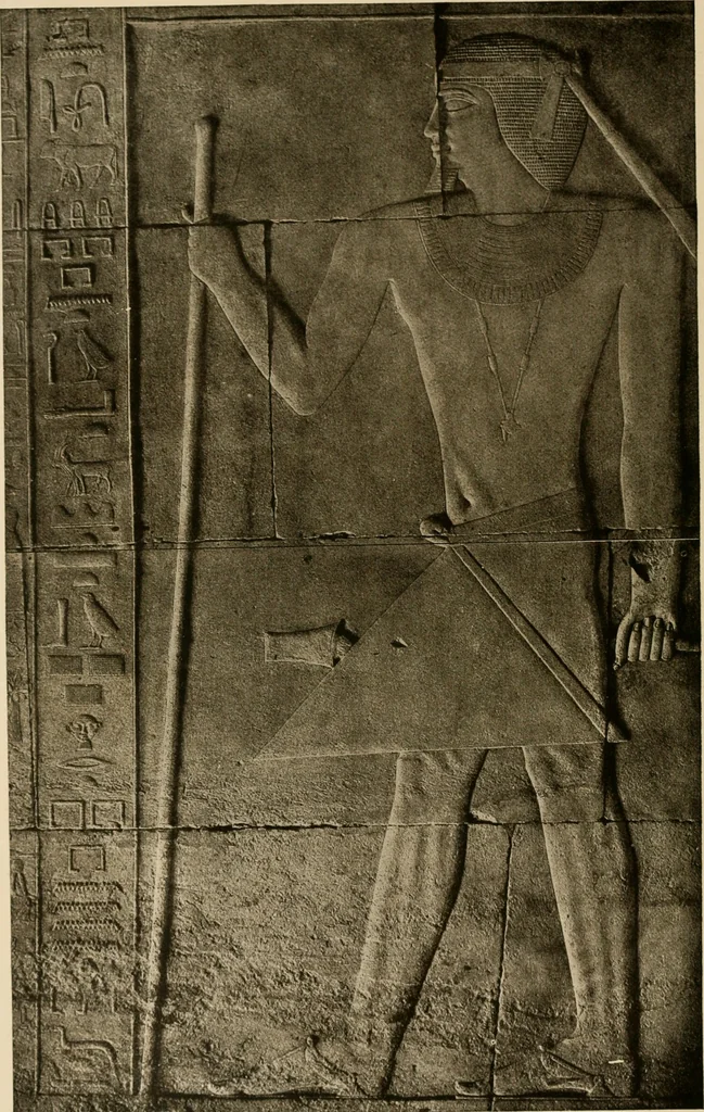 An illustration from Die Plastik der Ägypter, 1922, leaf 209