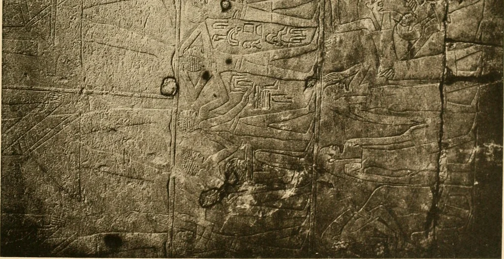 An illustration from Die Plastik der Ägypter, 1922, leaf 212