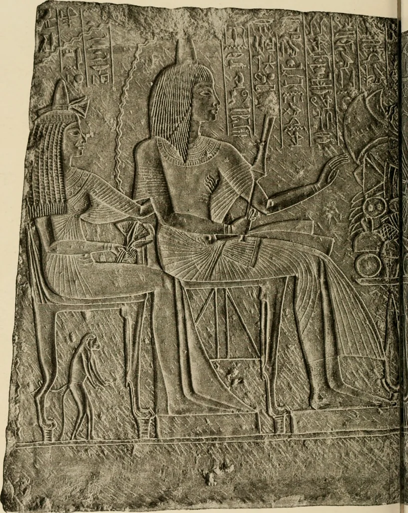 An illustration from Die Plastik der Ägypter, 1922, leaf 219