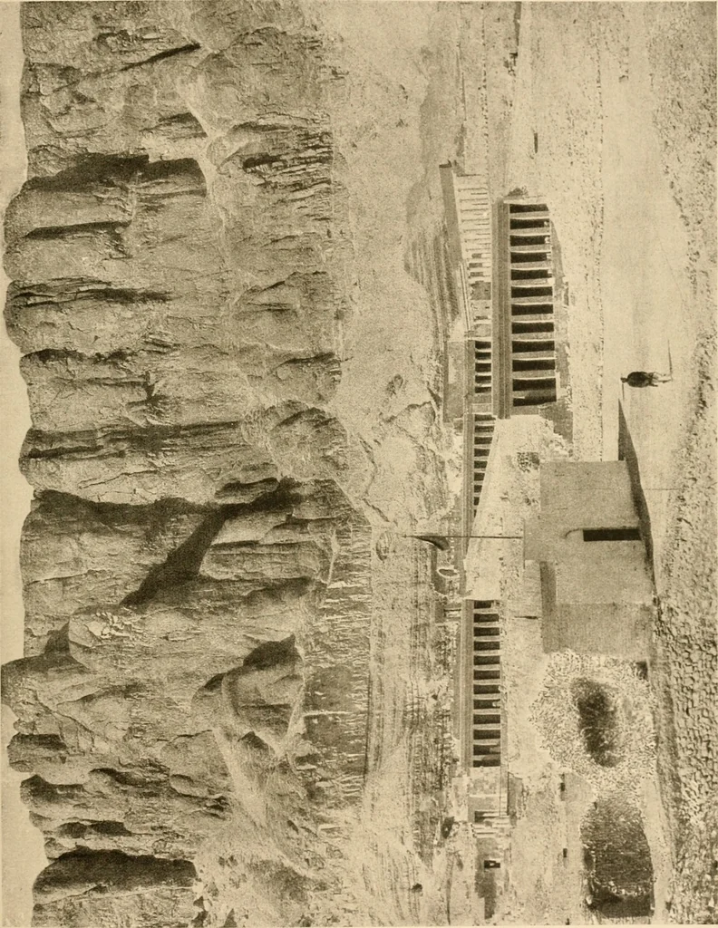 An illustration from Die Plastik der Ägypter, 1922, leaf 72