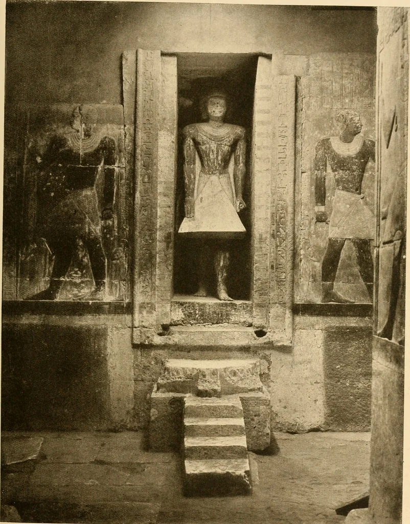 An illustration from Die Plastik der Ägypter, 1922, leaf 82
