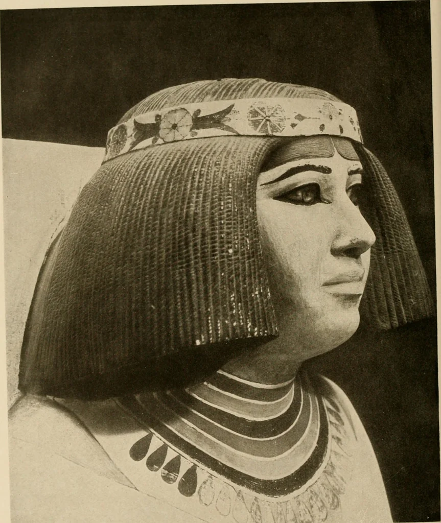 An illustration from Die Plastik der Ägypter, 1922, leaf 89