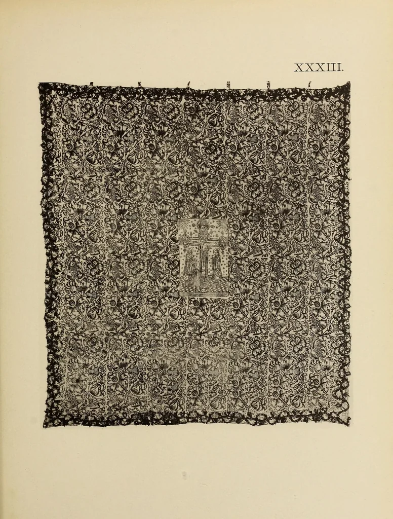 An illustration from Die Zeugdrucke der byzantinischen, romanischen, gothischen und spätern Kunstepochen, 1894, leaf 131