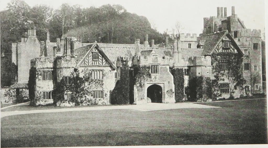 An illustration from Early renaissance architecture in England : a historical and descriptive account of the Tudor, Elizabethan, and Jacobean periods, 1500-1625 : for the use of students and others, 1914, leaf 77