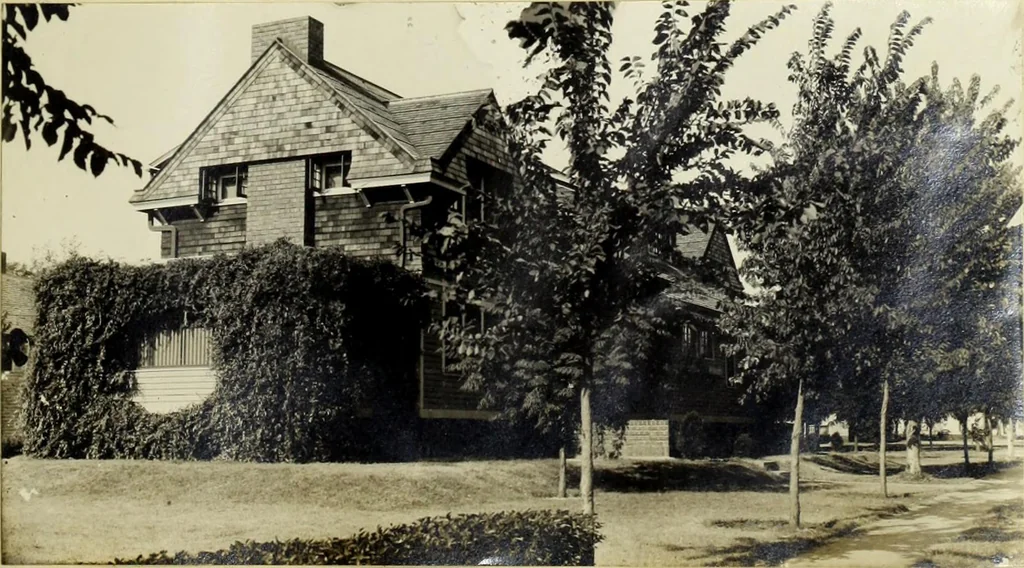 An illustration from Economic farmhouses and their architectural problems, 1914, leaf 169