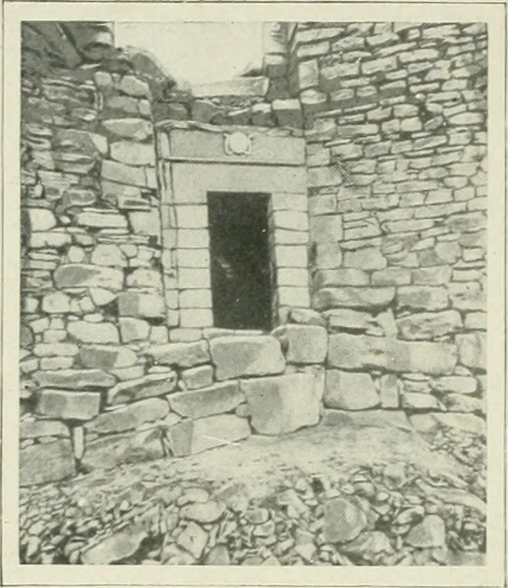 An illustration from Égypte, 1911, leaf 255