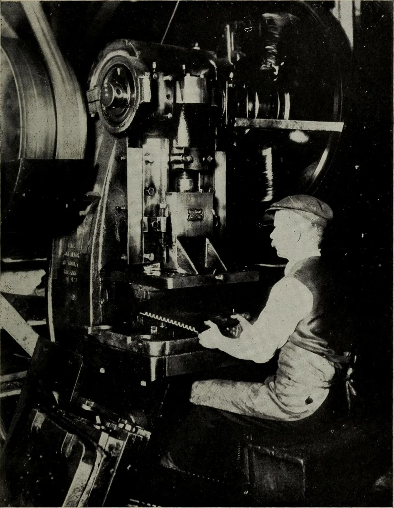 An illustration from Electric catalogue no. 010, 1916, leaf 7