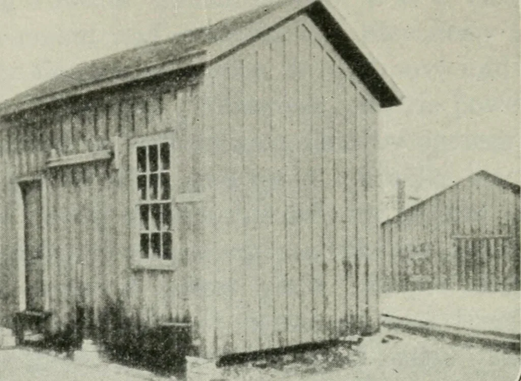 An illustration from An elementary book on electricity and magnetism and their applications, 1919, leaf 461