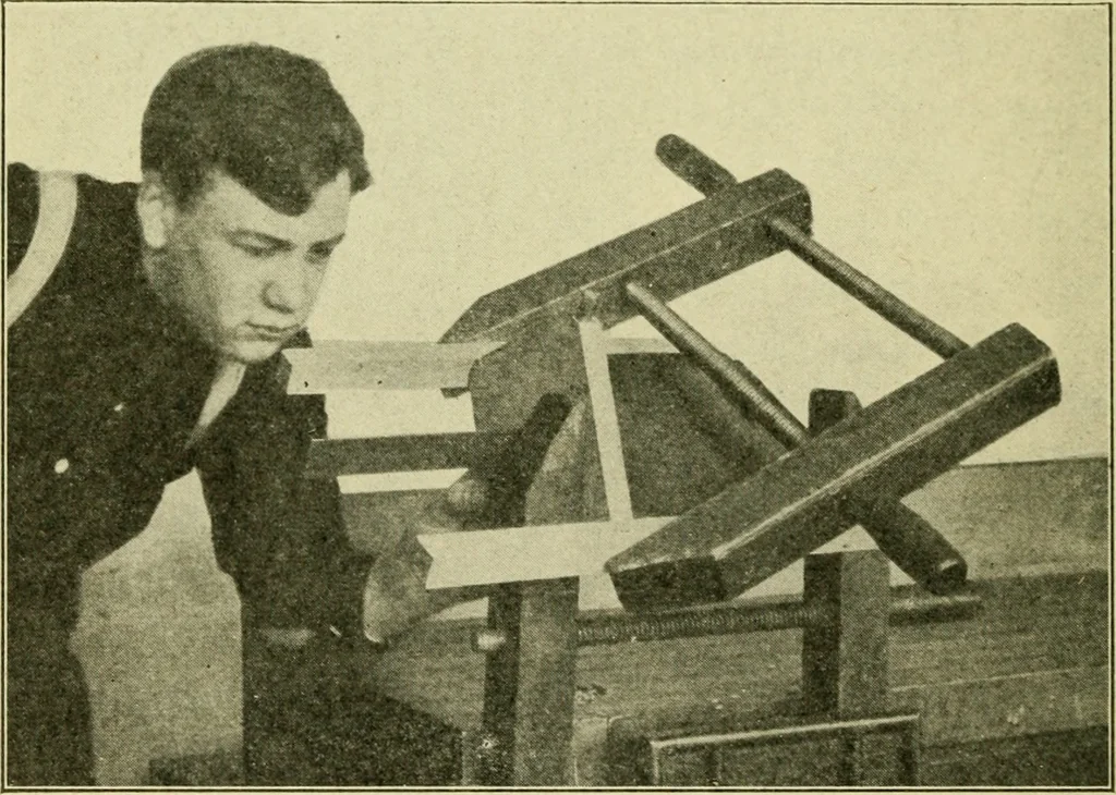 An illustration from Elementary cabinetwork for manual training classes, 1909, leaf 125