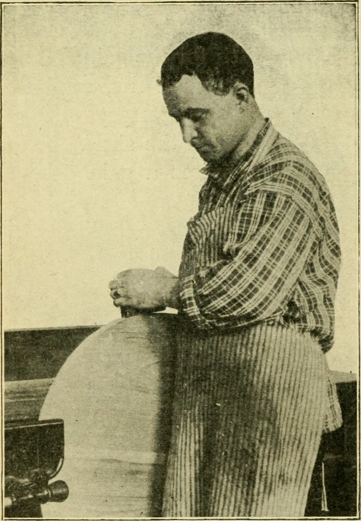 An illustration from Elementary cabinetwork for manual training classes, 1909, leaf 185