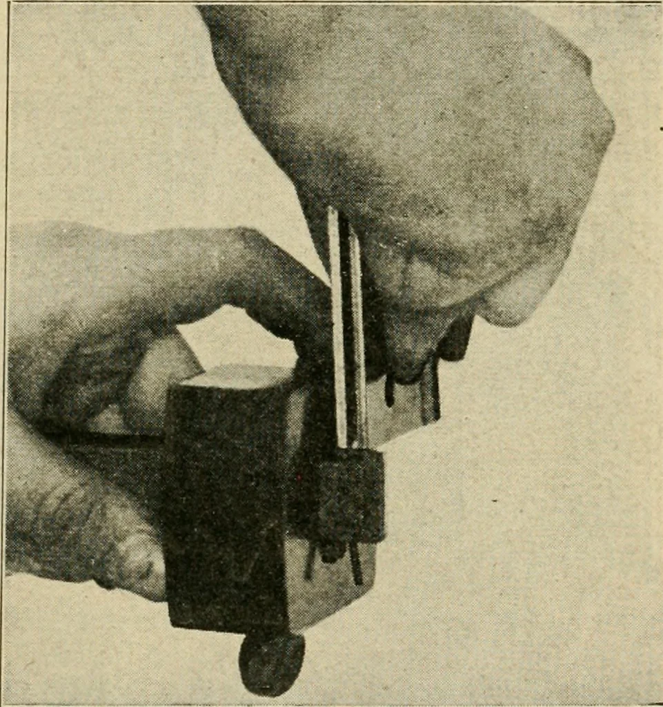 An illustration from Elementary cabinetwork for manual training classes, 1909, leaf 270