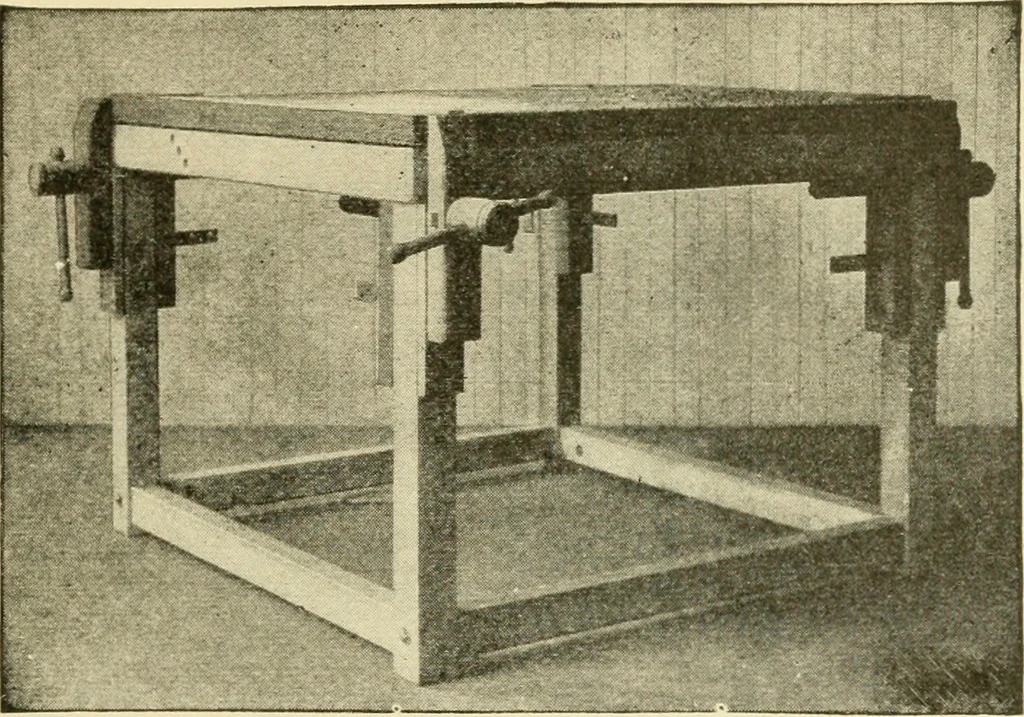 An illustration from Elementary sloyd and whittling, 1906, leaf 24