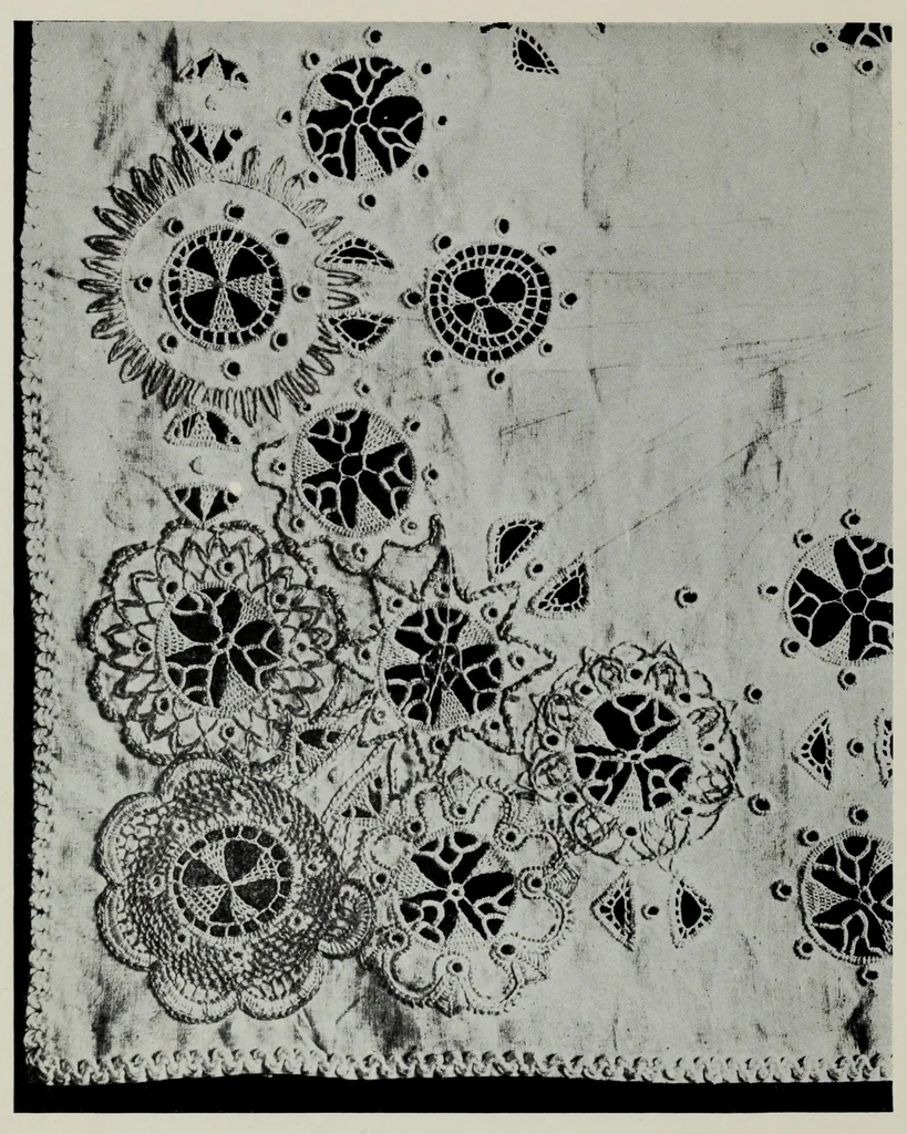 An illustration from An embroidery book, 1920, leaf 192