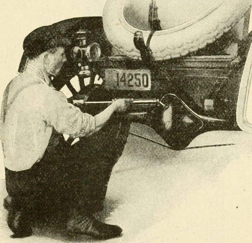 An illustration from Engelman's autocraft; being an instructive study of the automobile; its care and management; how to drive; locating troubles and repairing them; with chapters exploiting some of the latest devices used in automobile construction, 1914, leaf 96