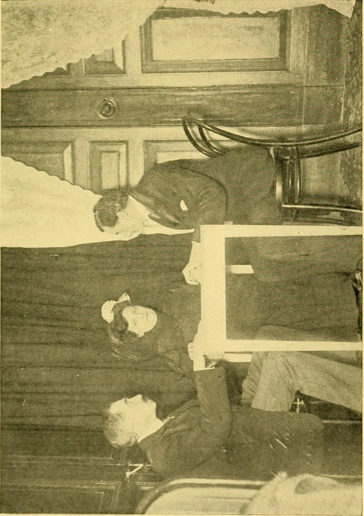 An illustration from Eusapia Palladino and her phenomena, 1909, leaf 126