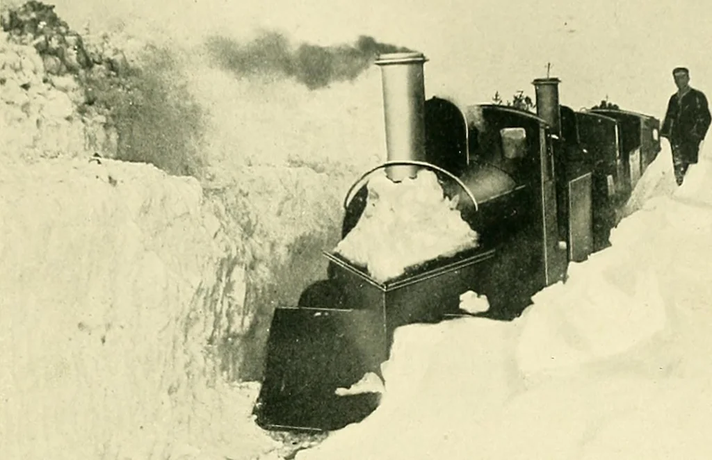 An illustration from Every boy's book of railways and steamships, 1911, leaf 128