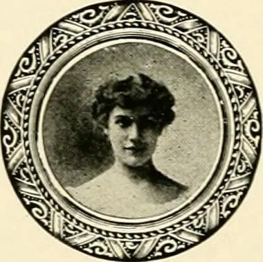 An illustration from Everything in jewelry and photo jewelry : catalogue no. 12., 1918, leaf 13