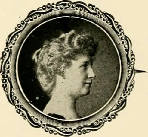 An illustration from Everything in jewelry and photo jewelry : catalogue no. 12., 1918, leaf 13