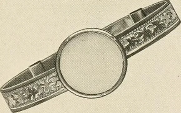 An illustration from Everything in jewelry and photo jewelry : catalogue no. 12., 1918, leaf 36