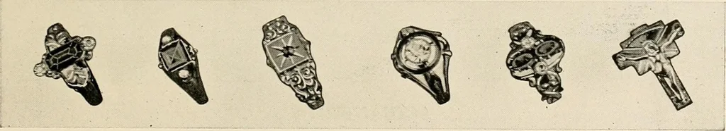 An illustration from Everything in jewelry and photo jewelry : catalogue no. 12., 1918, leaf 44