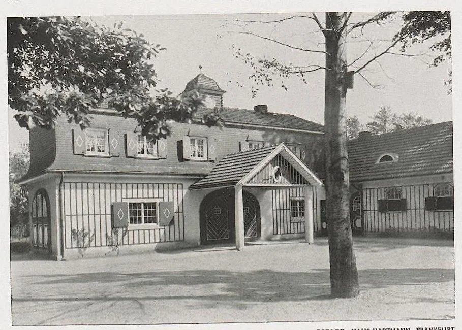 An illustration from Ewald Pauls Aufsatz Zur Innendekoration, 1919, leaf 319