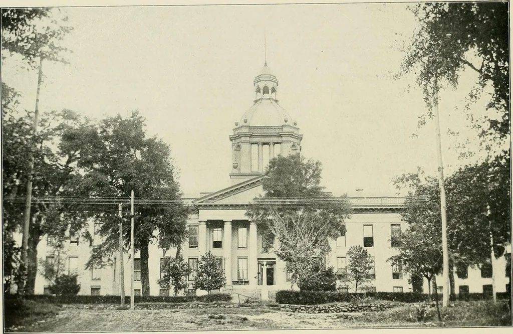 An illustration from Examples from work of Frank P. Milburn and Company, architects, Washington, D. C, 1906, leaf 25