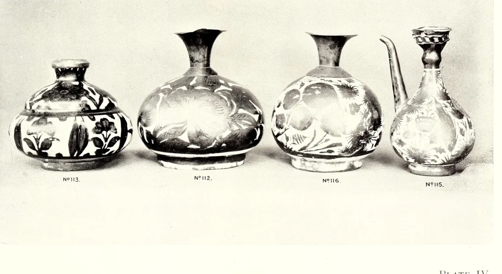 An illustration from Exhibition of Persian art & curios : the collection formed by J.R. Preece, Esq., C.M.G., late H.B.M.'s Consul General at Ispahan, Persia, 1913, leaf 133