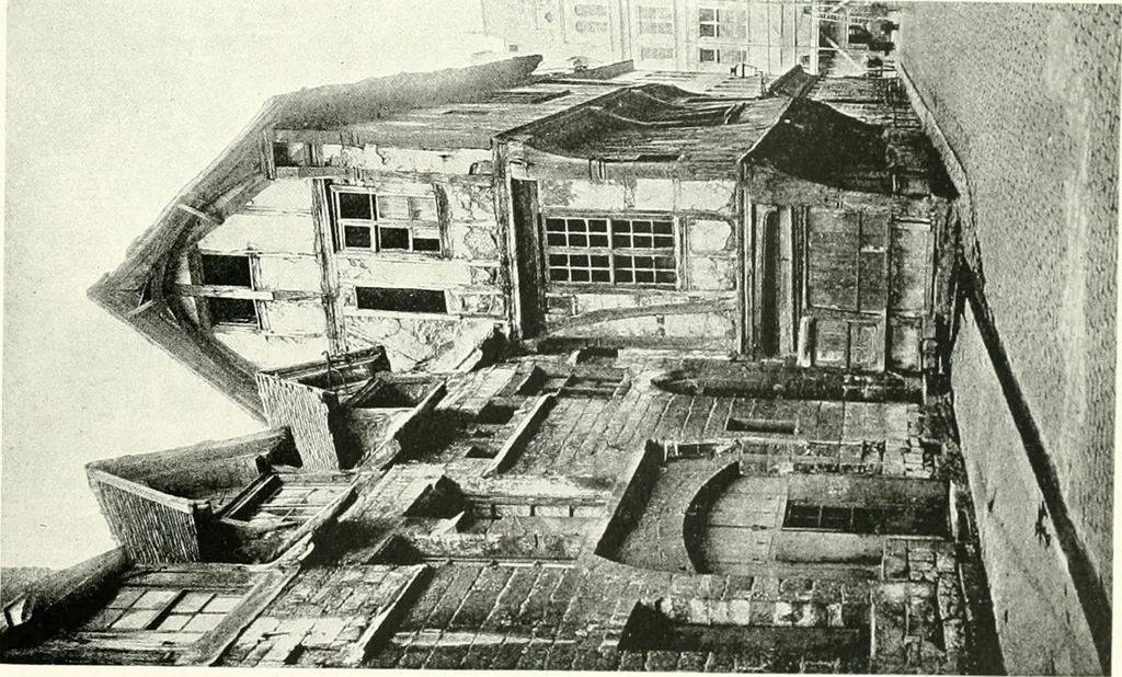 An illustration from Farm houses, manor houses, minor chateaux and small churches : from the eleventh to the sixteenth centuries, in Normandy, Brittany and other parts of France, 1917, leaf 118