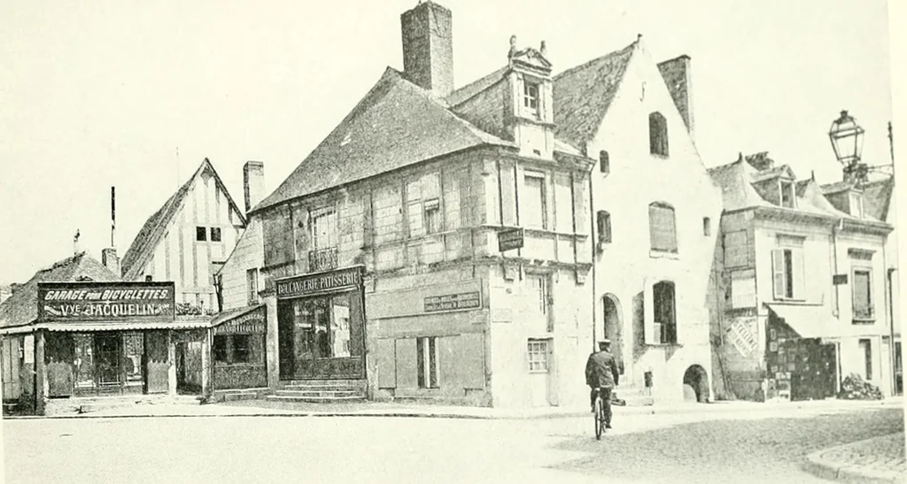 An illustration from Farm houses, manor houses, minor chateaux and small churches : from the eleventh to the sixteenth centuries, in Normandy, Brittany and other parts of France, 1917, leaf 138