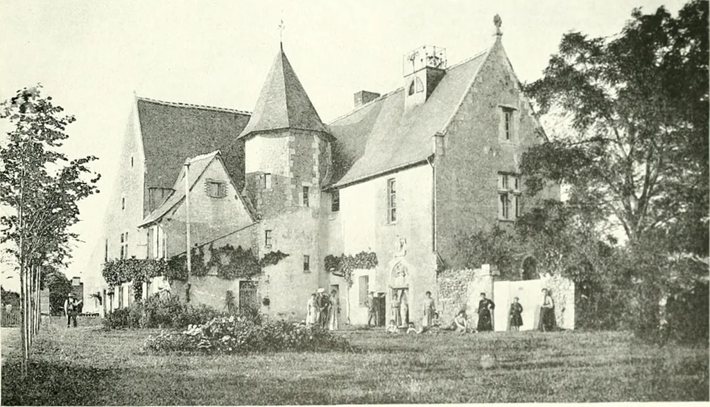 An illustration from Farm houses, manor houses, minor chateaux and small churches : from the eleventh to the sixteenth centuries, in Normandy, Brittany and other parts of France, 1917, leaf 154