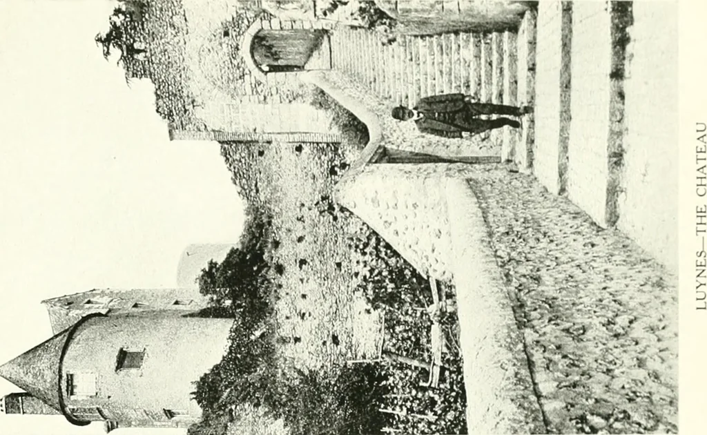An illustration from Farm houses, manor houses, minor chateaux and small churches : from the eleventh to the sixteenth centuries, in Normandy, Brittany and other parts of France, 1917, leaf 170