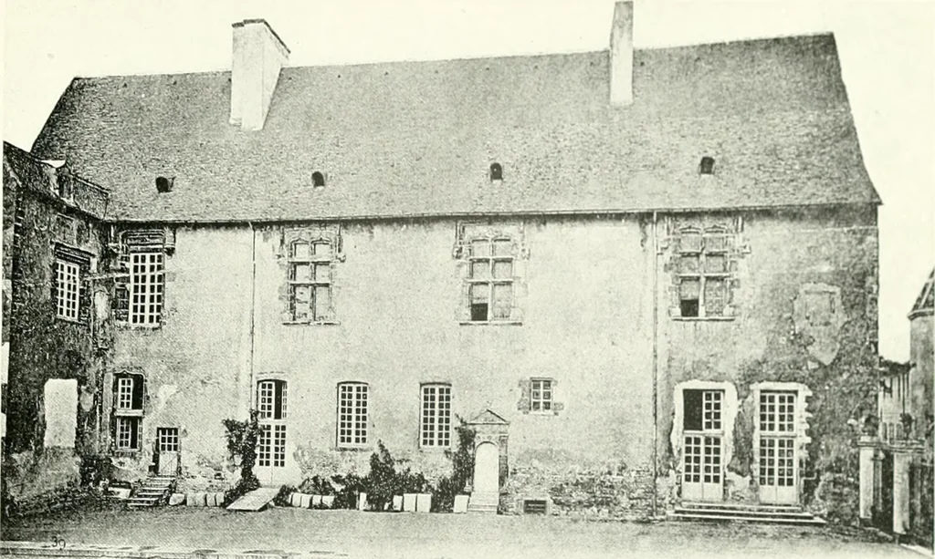 An illustration from Farm houses, manor houses, minor chateaux and small churches : from the eleventh to the sixteenth centuries, in Normandy, Brittany and other parts of France, 1917, leaf 176