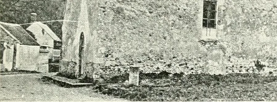 An illustration from Farm houses, manor houses, minor chateaux and small churches : from the eleventh to the sixteenth centuries, in Normandy, Brittany and other parts of France, 1917, leaf 194