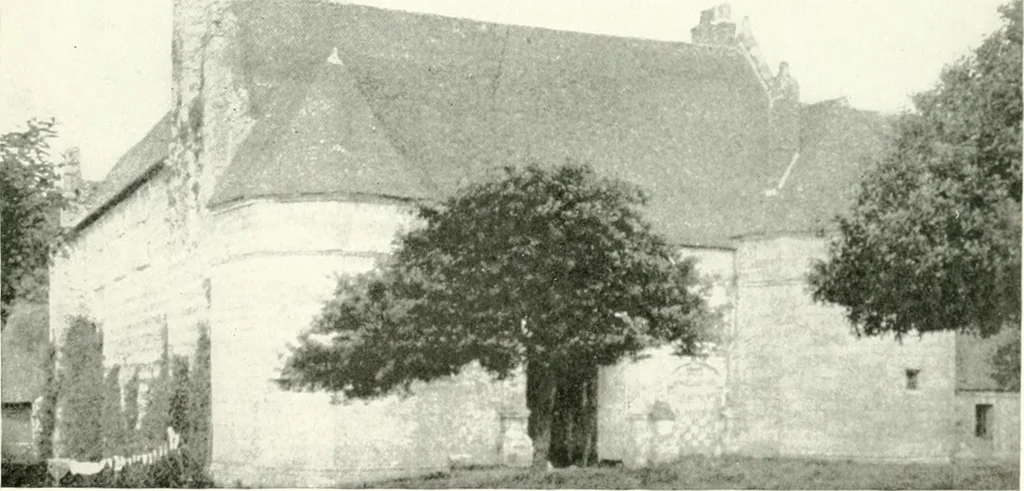 An illustration from Farm houses, manor houses, minor chateaux and small churches : from the eleventh to the sixteenth centuries, in Normandy, Brittany and other parts of France, 1917, leaf 28