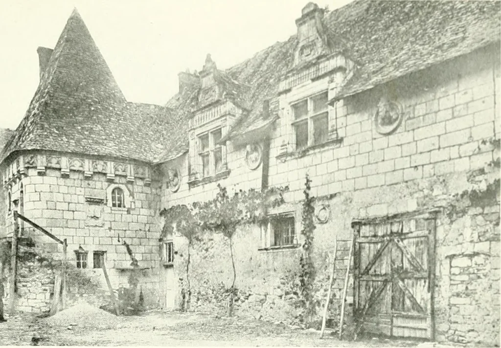 An illustration from Farm houses, manor houses, minor chateaux and small churches : from the eleventh to the sixteenth centuries, in Normandy, Brittany and other parts of France, 1917, leaf 72