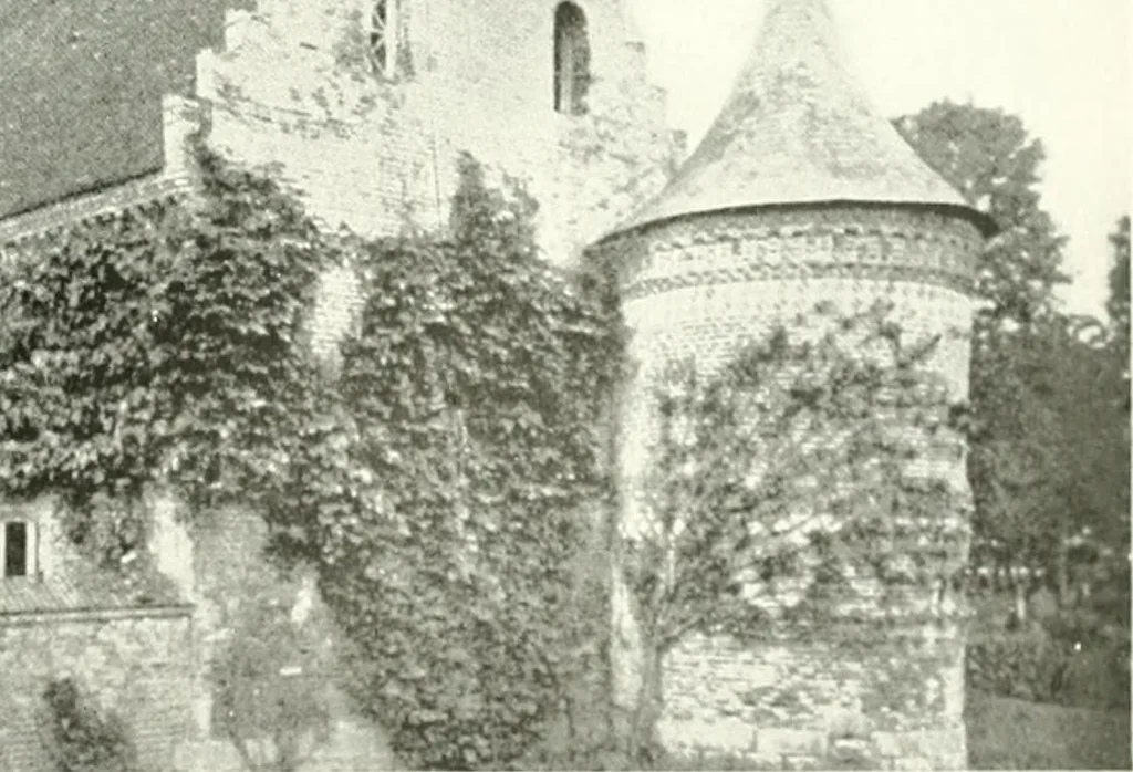 An illustration from Farm houses, manor houses, minor chateaux and small churches : from the eleventh to the sixteenth centuries, in Normandy, Brittany and other parts of France, 1917, leaf 82