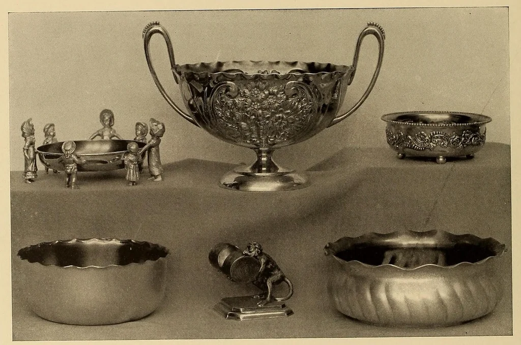 An illustration from Fine silverplated ware : catalogue supplements, 1896-1900, 1900, leaf 26