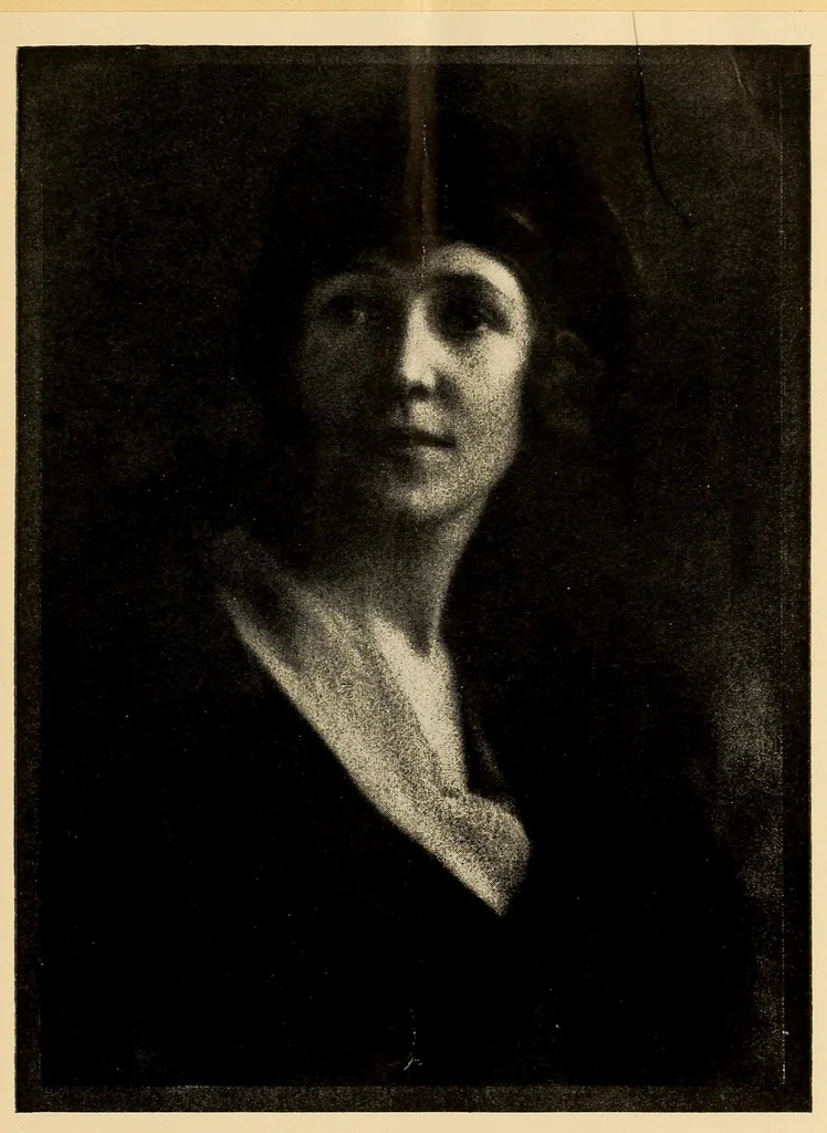 An illustration from First national exhibition of pictorial photography, 1920, leaf 13