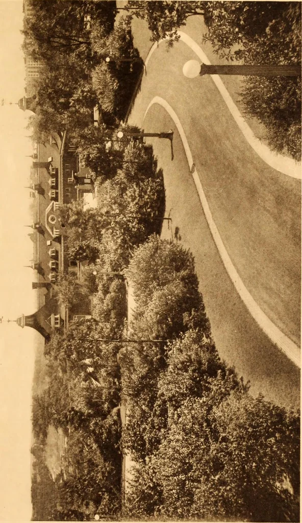 An illustration from Fort Tryon Hall, the residence of C.K G. Billings, esq. : a descriptive and illustrated catalogue, 1911, leaf 80